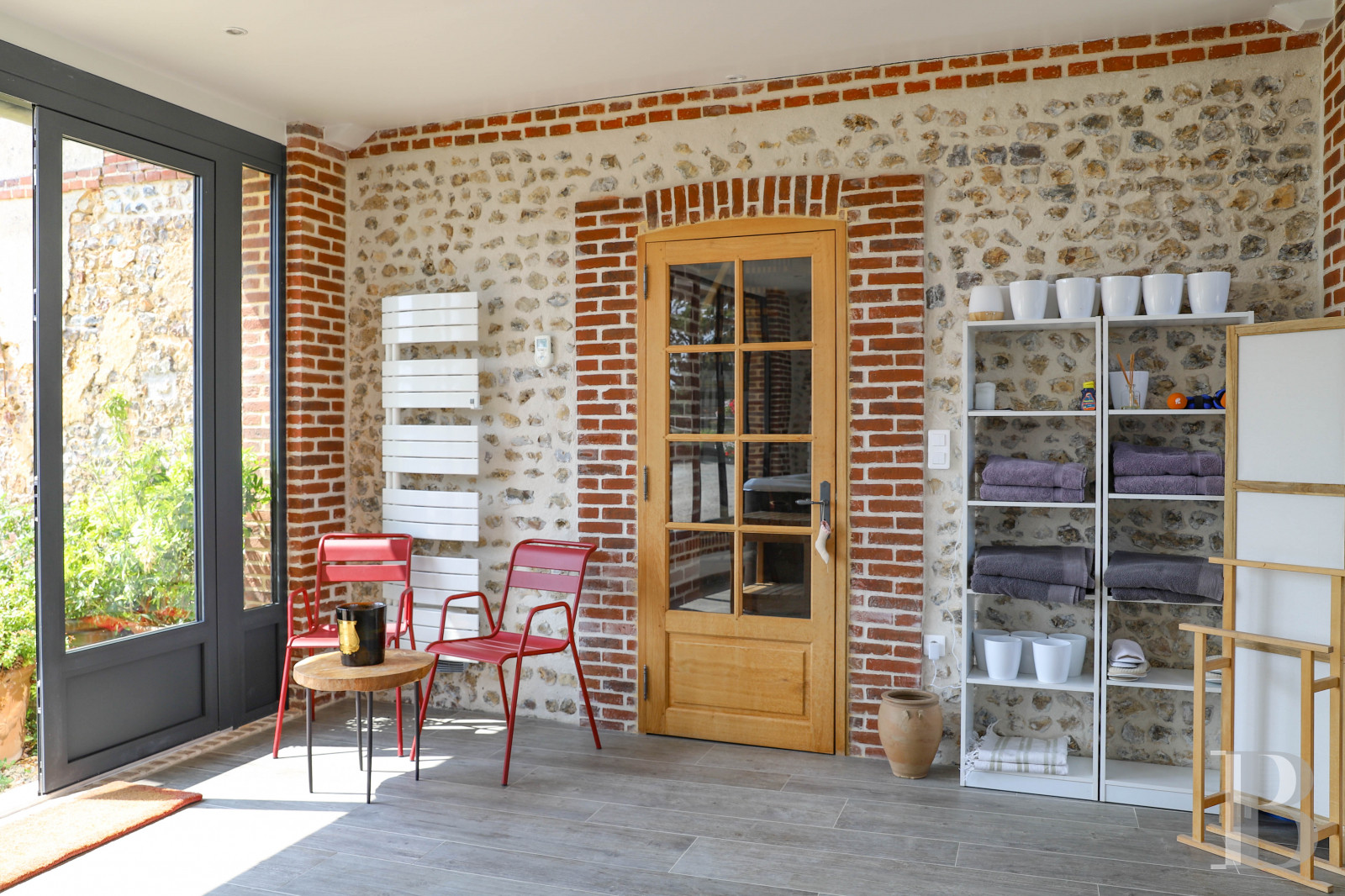 A former 18th century farmhouse with carefully renovated outbuildings on the edge of a forest in Perche - photo  n°33